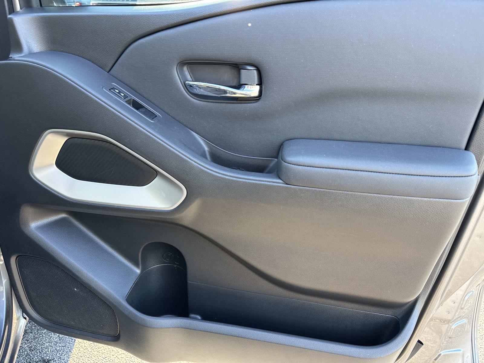 2024 Nissan Frontier SV - Photo 23