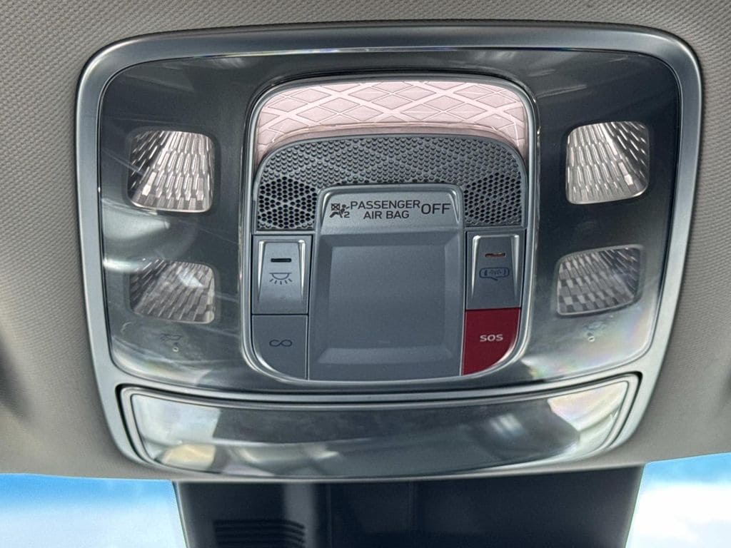 2025 GENESIS GV70 Standard - Photo 18