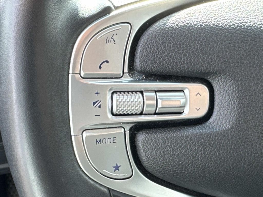 2025 GENESIS GV70 Standard - Photo 33