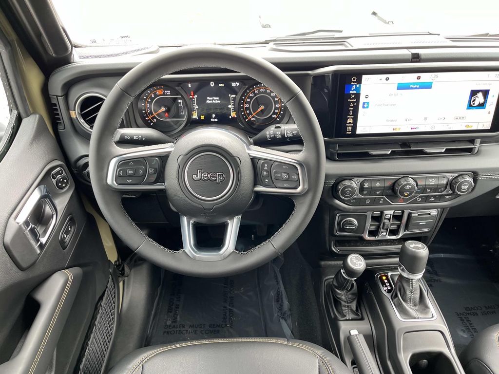 2026 Jeep Wrangler 4-Door Sahara - Photo 12