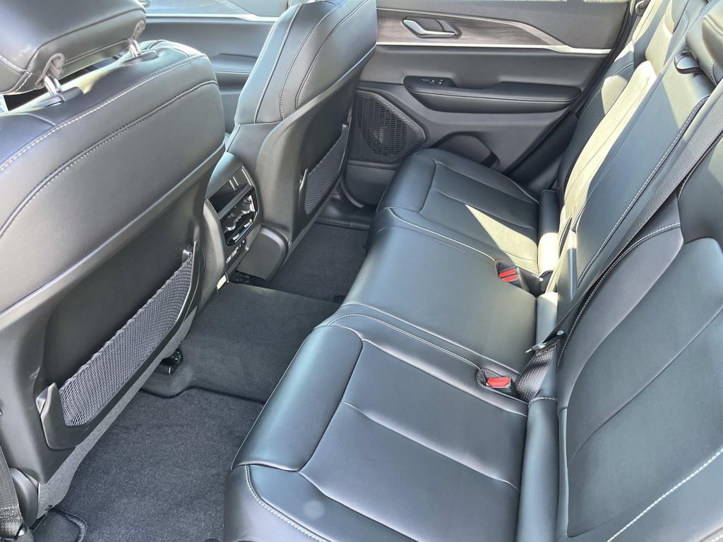 2025 Jeep Grand Cherokee Limited - Photo 17