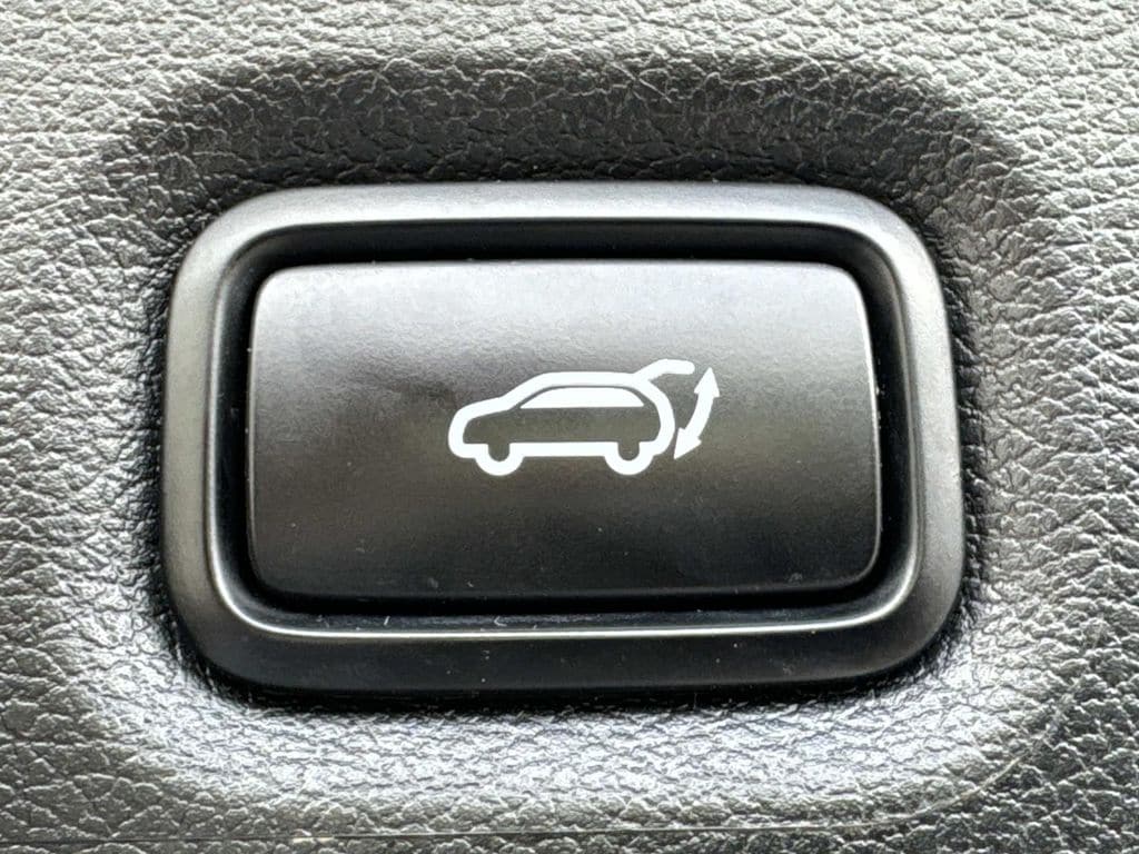 2023 Hyundai Santa Fe Limited - Photo 14