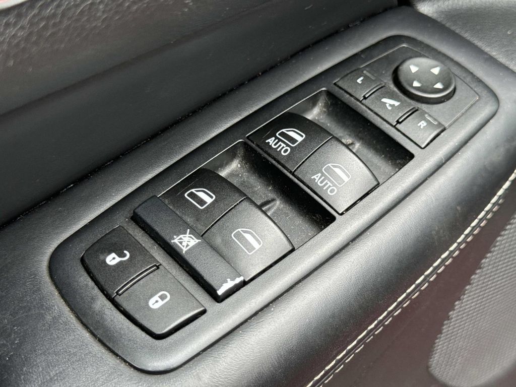 2017 Jeep Grand Cherokee Overland - Photo 29