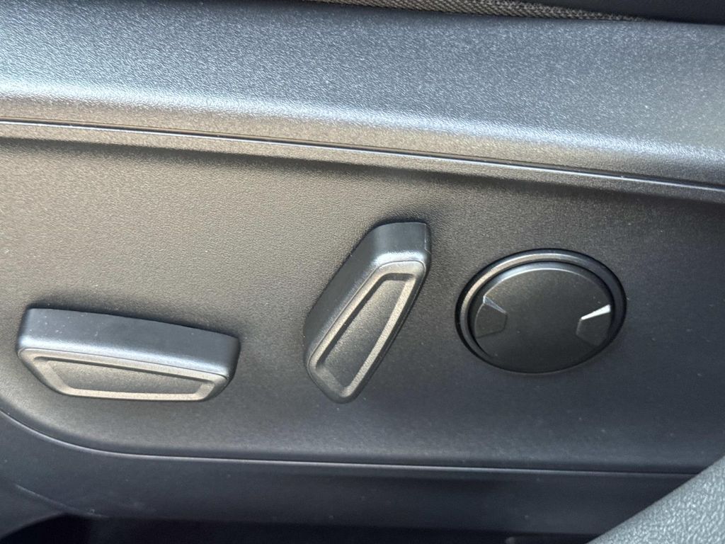 2026 Ford Escape ST-Line - Photo 25