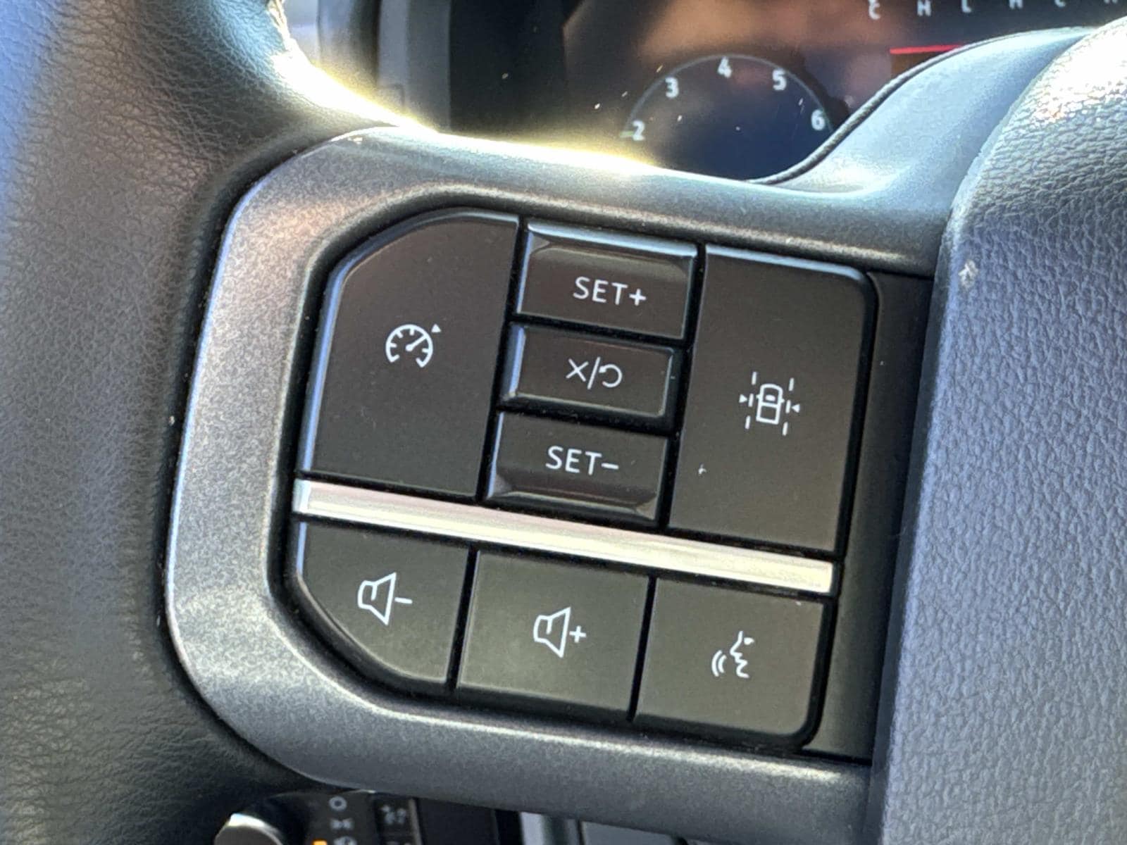 2025 Ford F-150 XLT - Photo 30