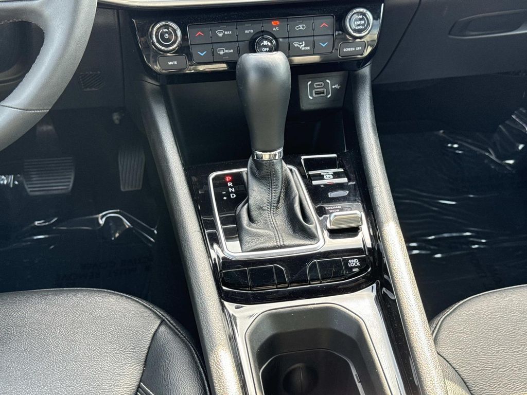 2025 Jeep Compass Limited - Photo 17