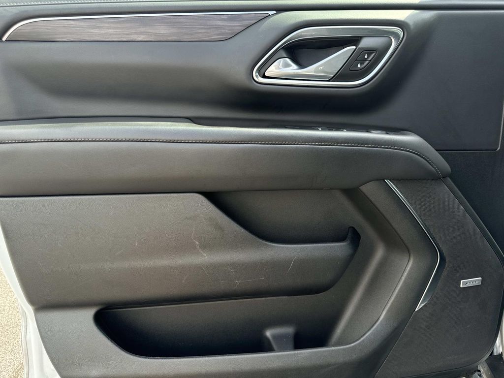 2024 Chevrolet Suburban LT - Photo 32