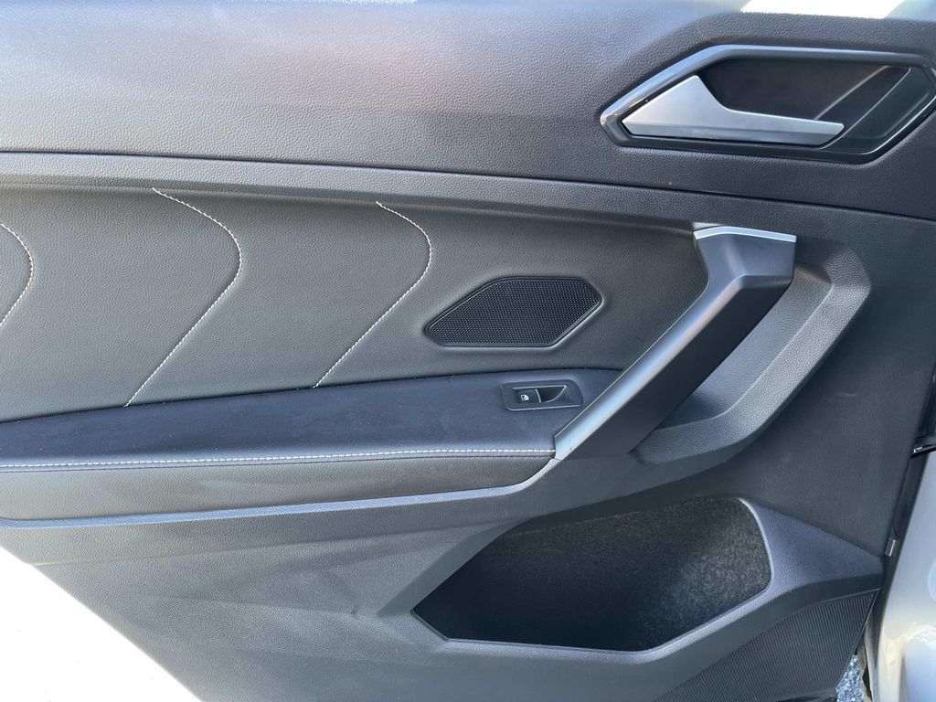 2024 Volkswagen Tiguan SE - Photo 20