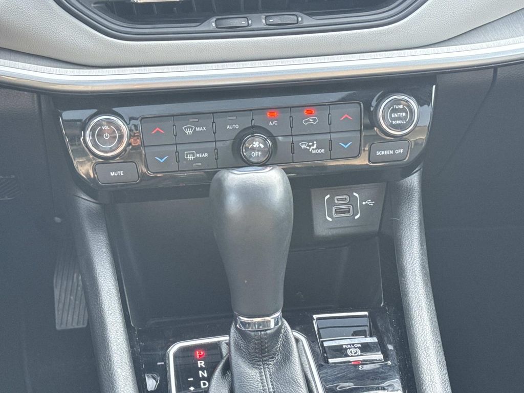 2025 Jeep Compass Limited - Photo 16