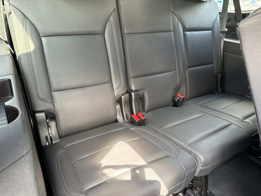 2024 Chevrolet Suburban LT - Photo 27