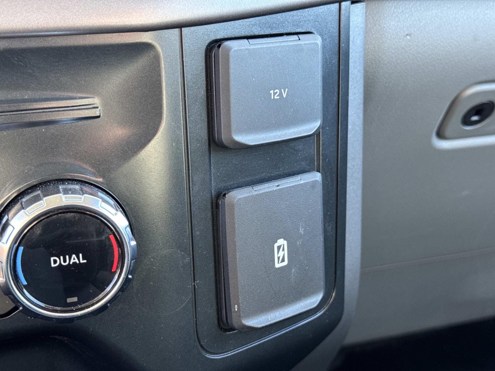 2025 Ford F-150 XLT - Photo 37