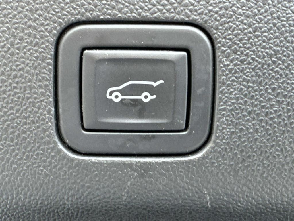 2024 Chevrolet Suburban LT - Photo 13