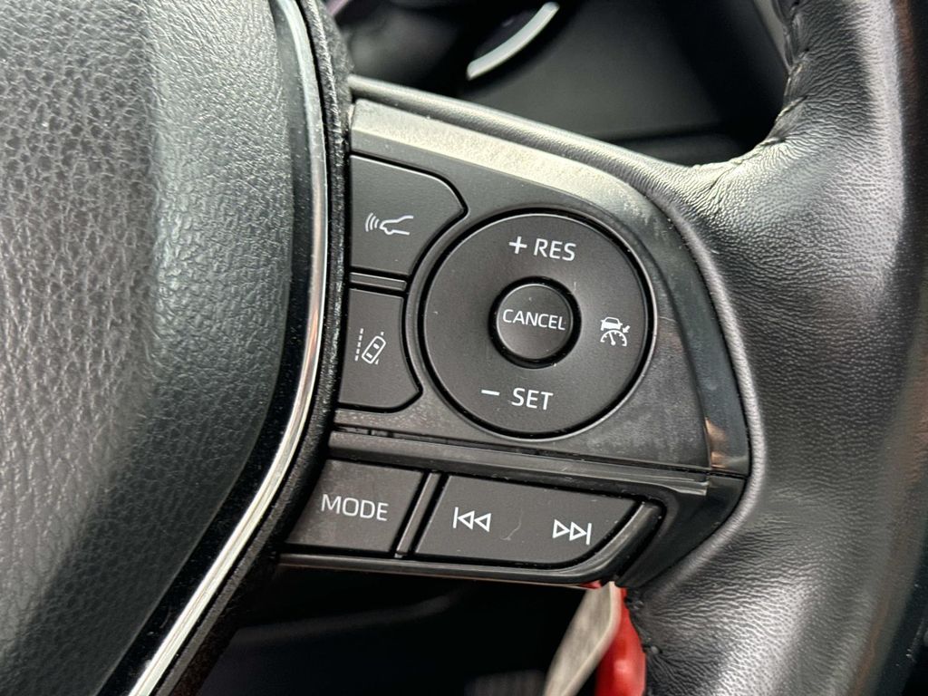 2020 Toyota Camry SE - Photo 29