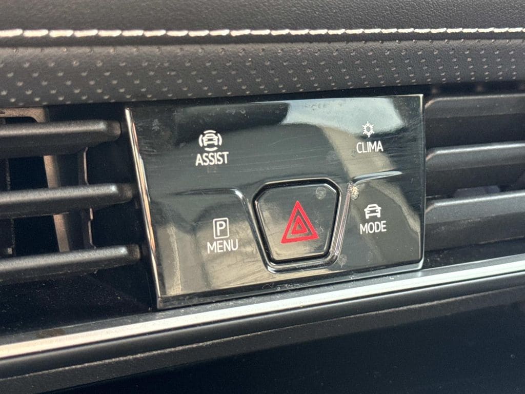2025 Volkswagen Atlas SE w/Tech - Photo 40