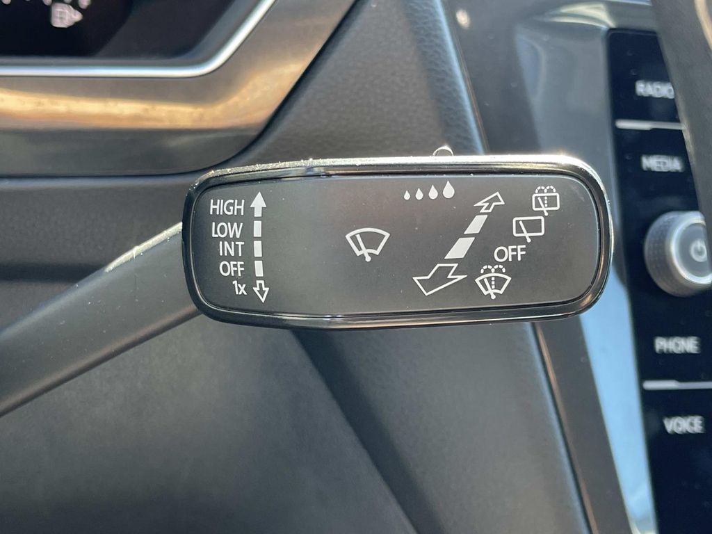 2024 Volkswagen Tiguan SE - Photo 39