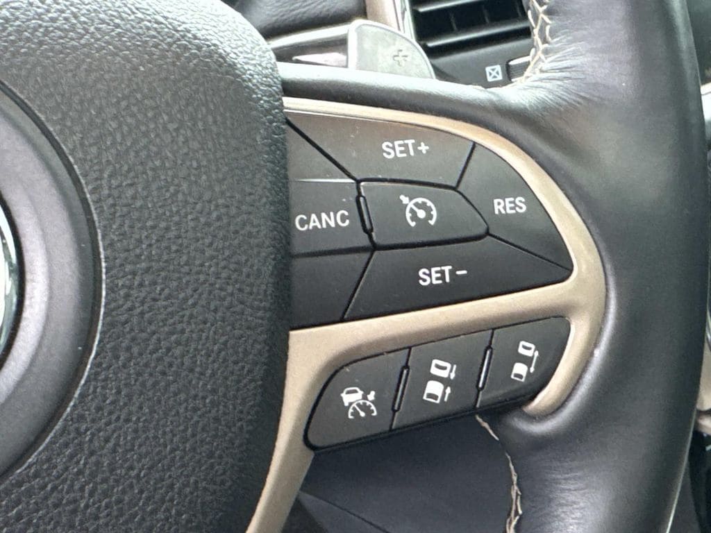 2017 Jeep Grand Cherokee Overland - Photo 35