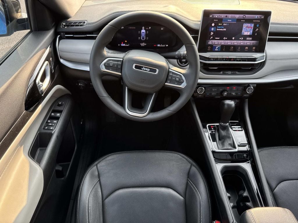 2025 Jeep Compass Limited - Photo 13