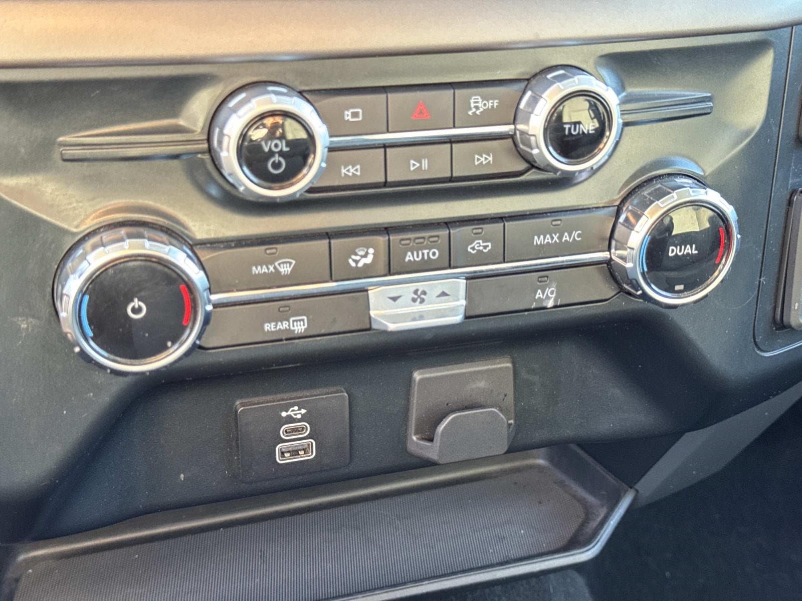 2025 Ford F-150 XLT - Photo 35