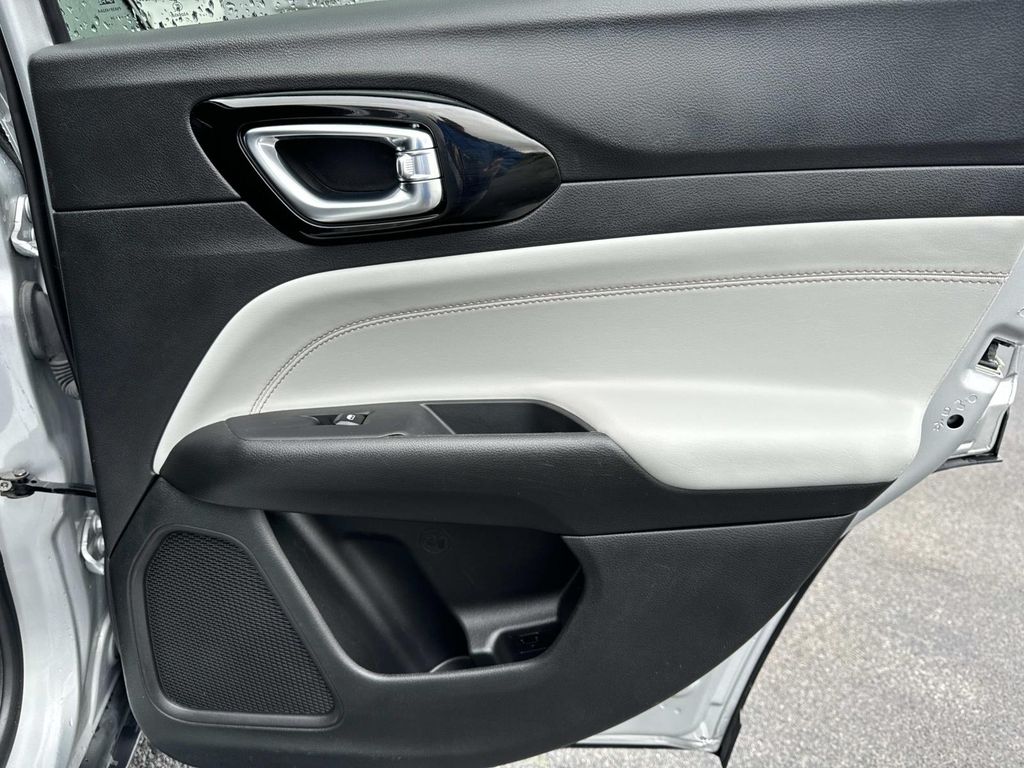 2024 Jeep Compass Limited - Photo 23
