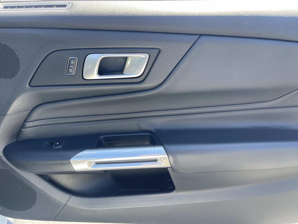 2024 Ford Mustang EcoBoost Premium - Photo 17