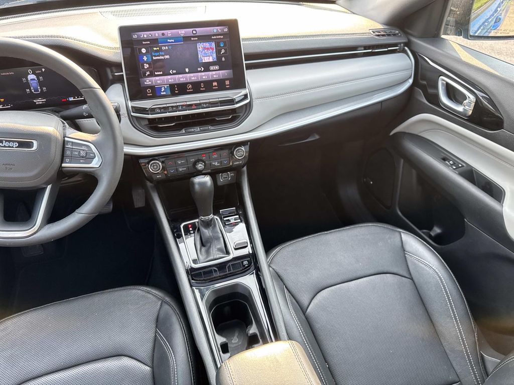 2025 Jeep Compass Limited - Photo 14