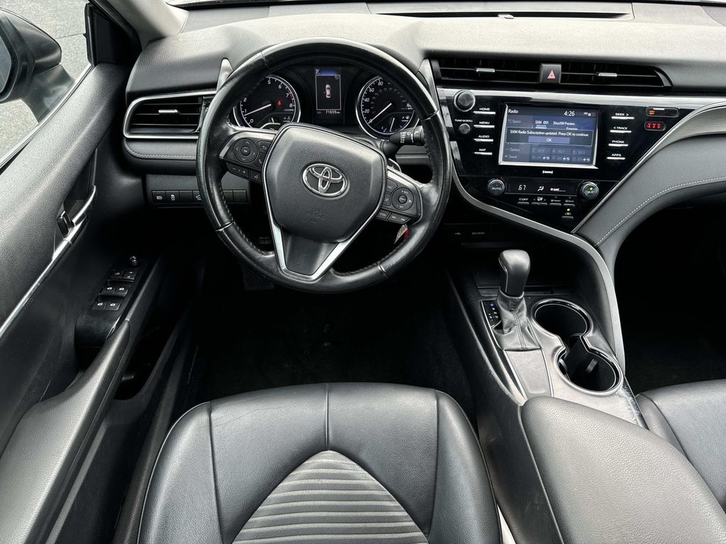 2020 Toyota Camry SE - Photo 13