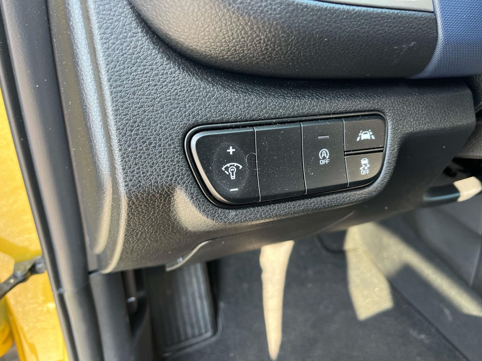 2023 Kia Seltos S - Photo 27
