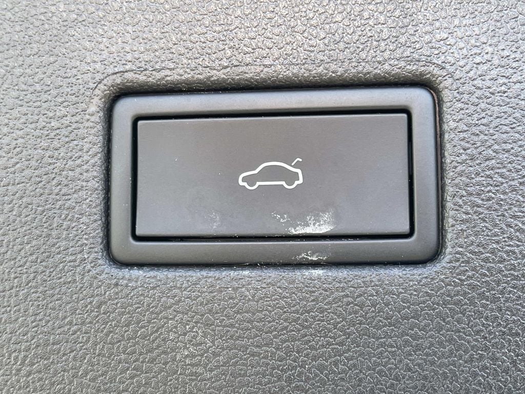 2024 Volkswagen Tiguan SE - Photo 13