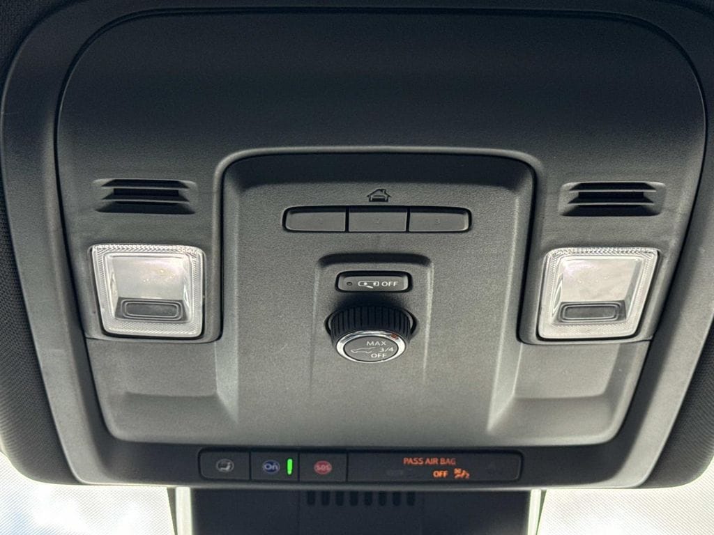 2024 Chevrolet Suburban LT - Photo 19