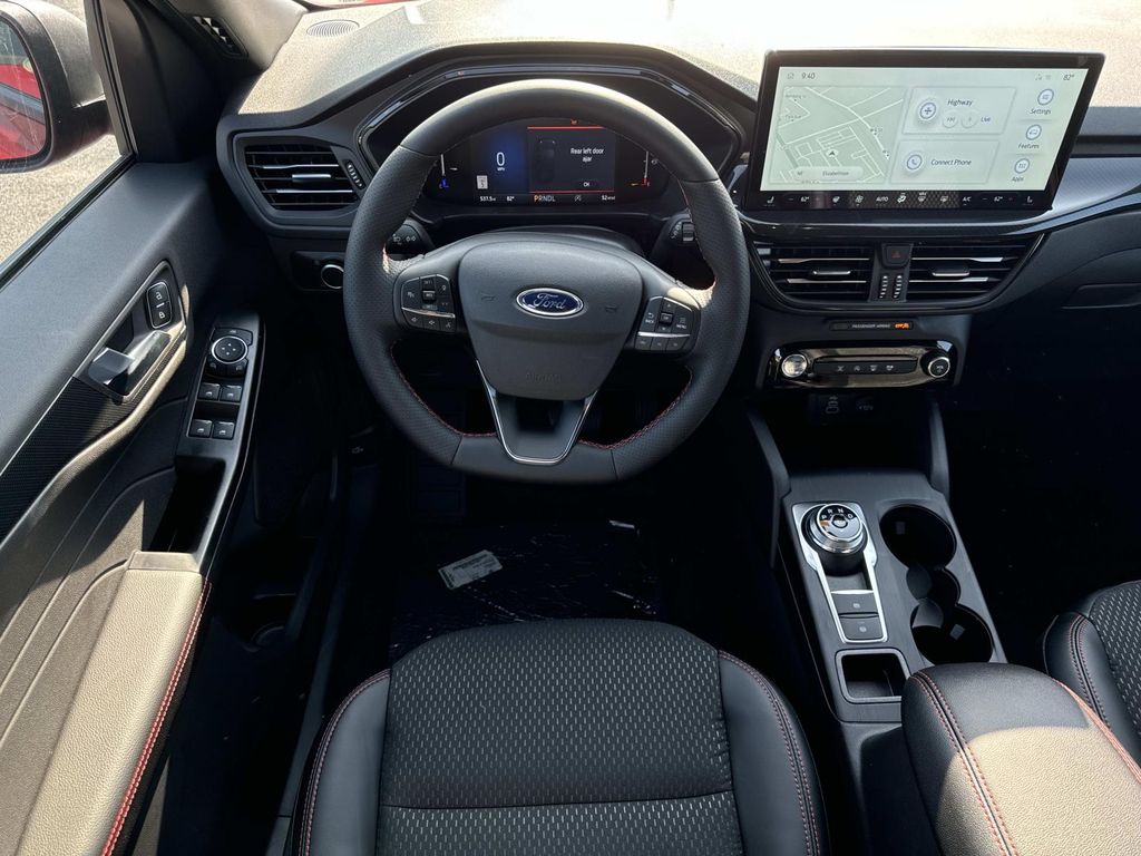 2026 Ford Escape ST-Line - Photo 13