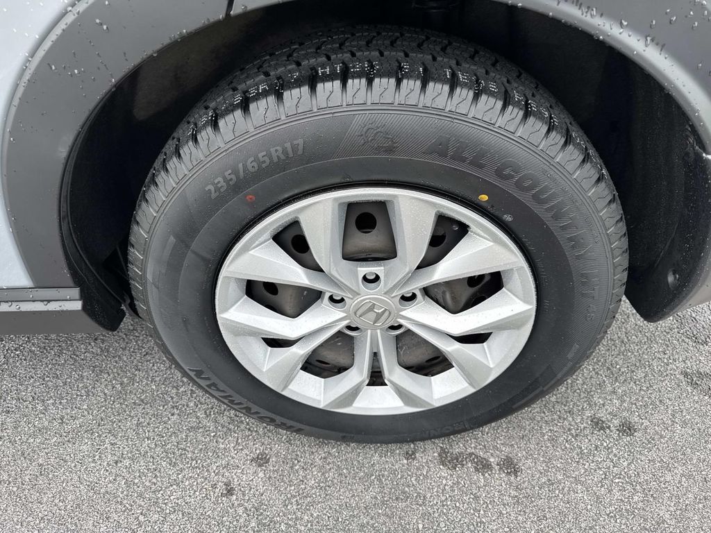 2024 Honda CR-V LX - Photo 11