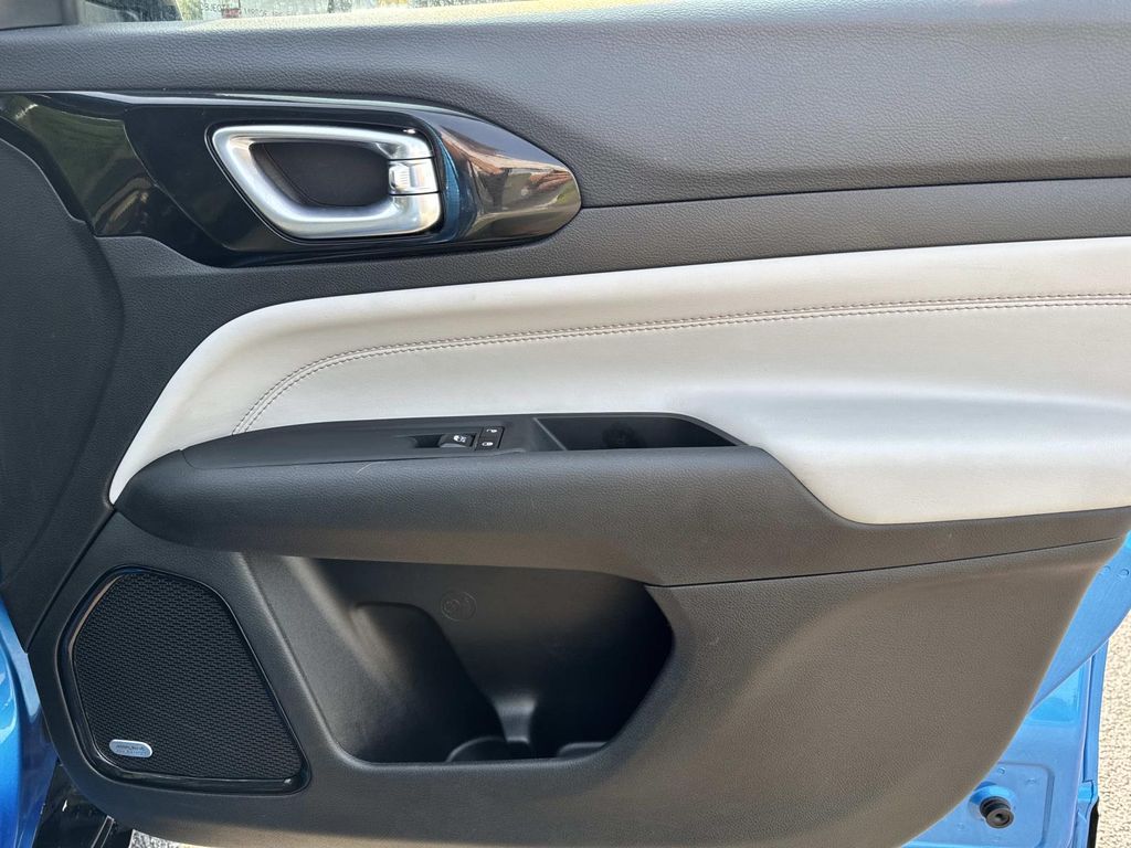 2025 Jeep Compass Limited - Photo 25