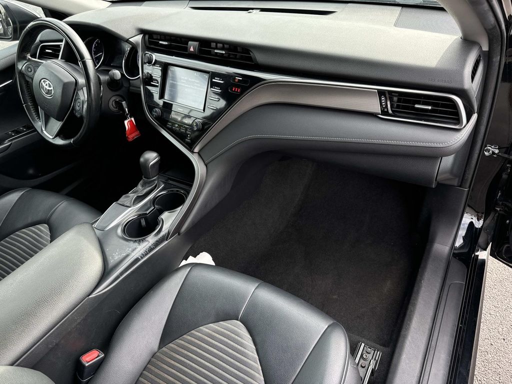 2020 Toyota Camry SE - Photo 23