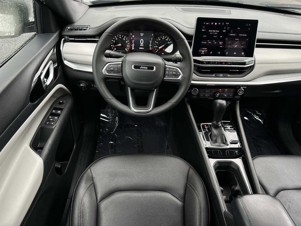 2024 Jeep Compass Limited - Photo 13