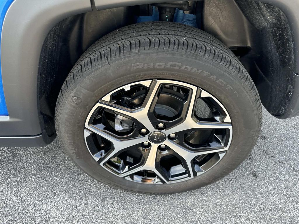 2025 Jeep Compass Limited - Photo 11