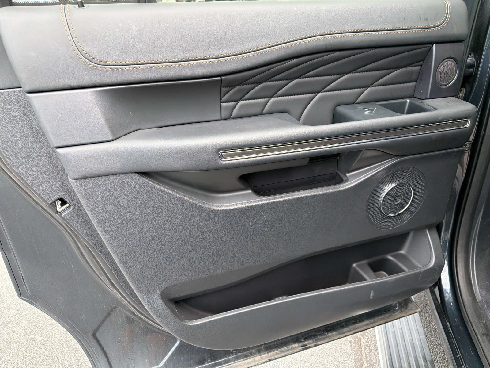 2023 Ford Expedition Platinum - Photo 17