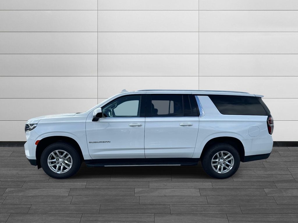 2024 Chevrolet Suburban LT - Photo 6