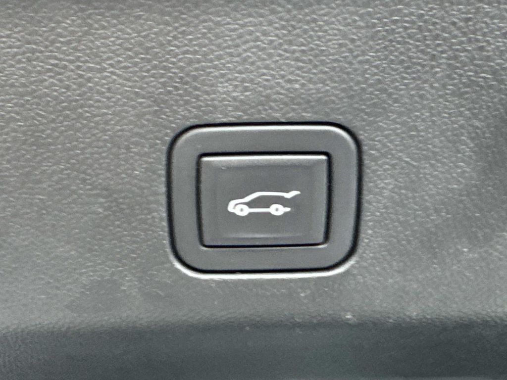 2024 Chevrolet Tahoe Premier - Photo 14