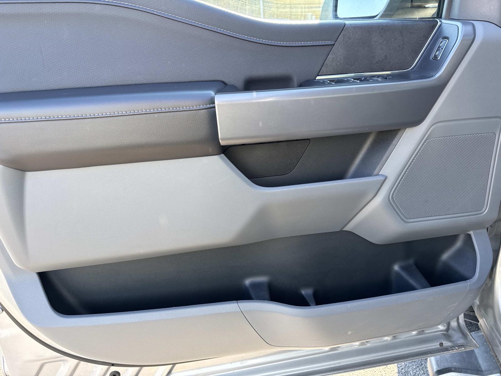 2025 Ford F-150 XLT - Photo 25