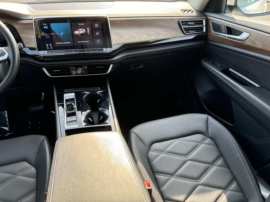 2025 Volkswagen Atlas SE w/Tech - Photo 15