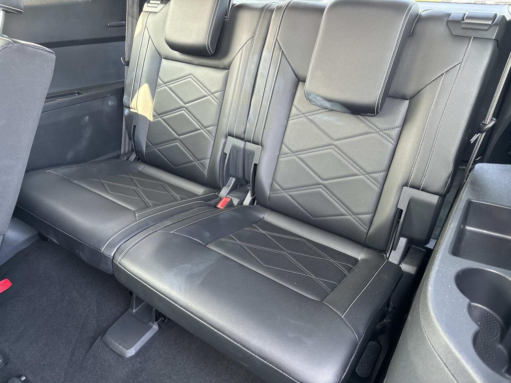 2025 Volkswagen Atlas SE w/Tech - Photo 23