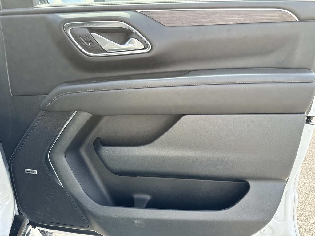 2024 Chevrolet Suburban LT - Photo 28