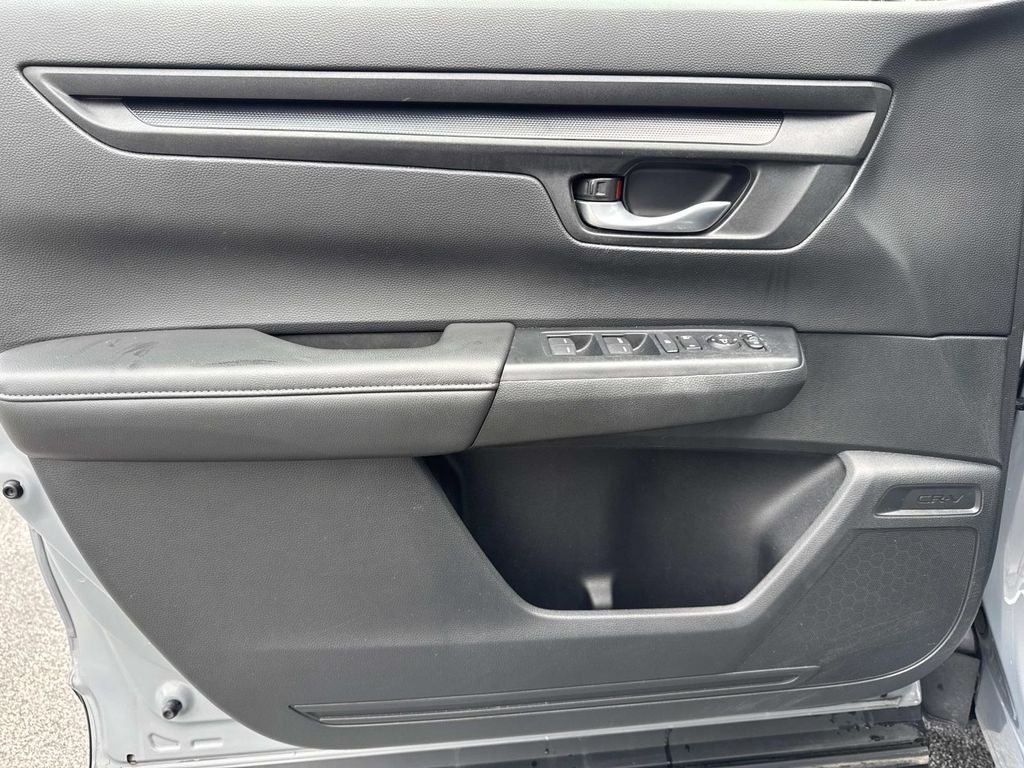 2024 Honda CR-V LX - Photo 25