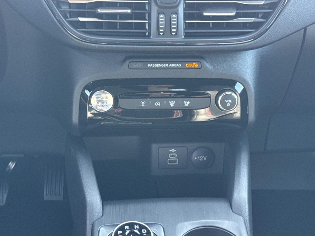 2026 Ford Escape ST-Line - Photo 16