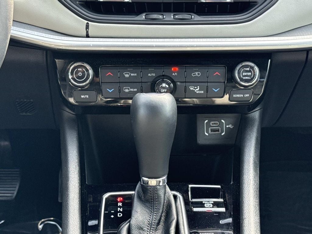 2025 Jeep Compass Limited - Photo 16