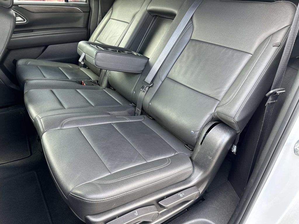 2024 Chevrolet Suburban LT - Photo 23