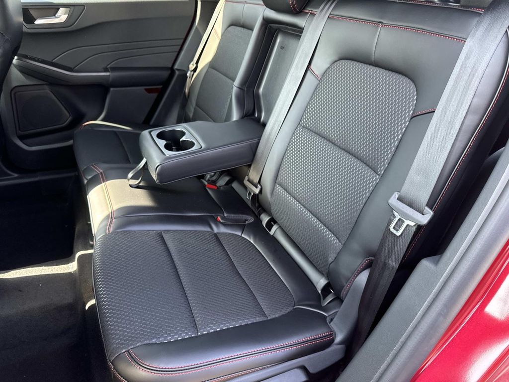 2026 Ford Escape ST-Line - Photo 21