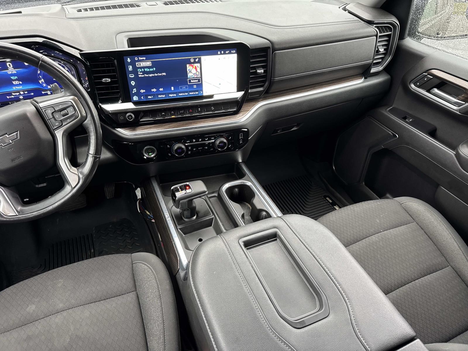 2022 Chevrolet Silverado 1500 RST - Photo 15