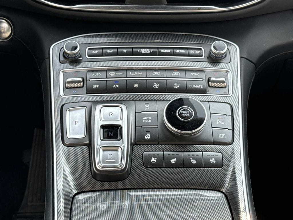 2023 Hyundai Santa Fe Limited - Photo 18