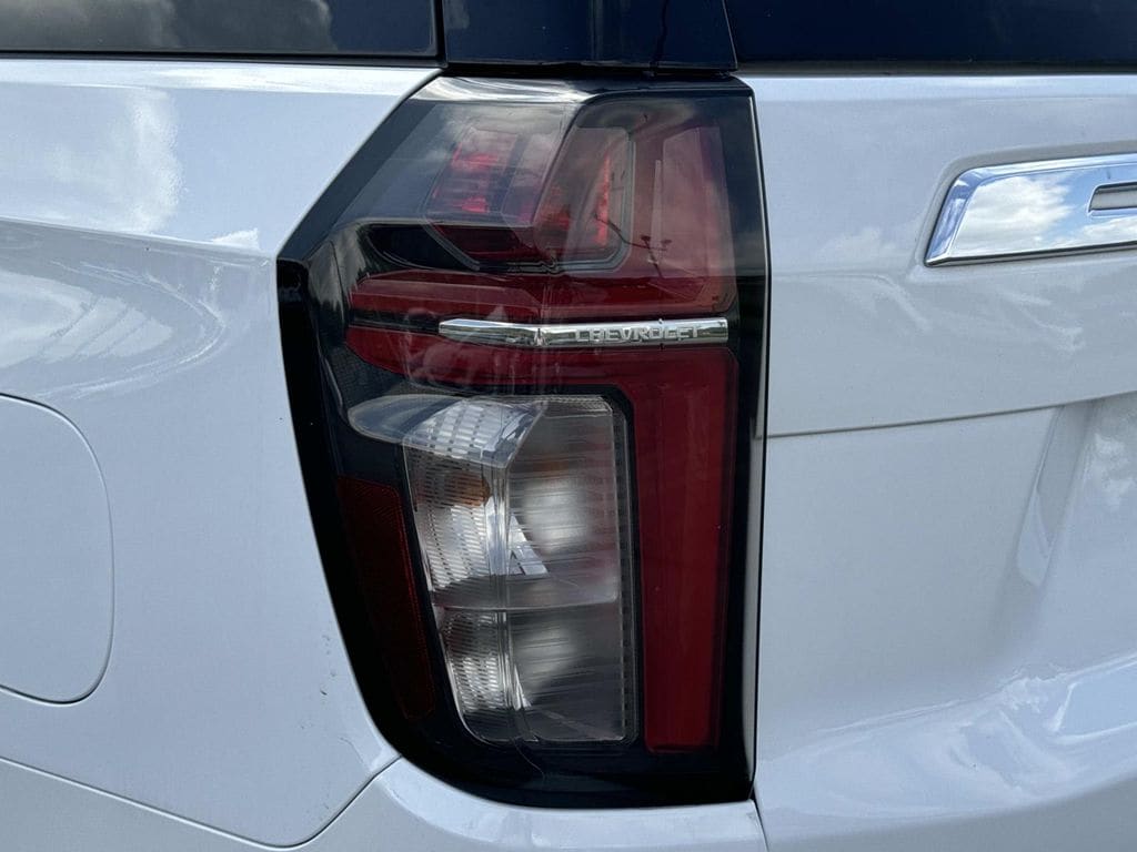 2024 Chevrolet Suburban LT - Photo 10